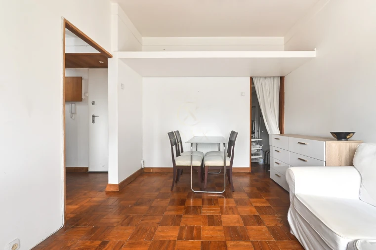 Apartamento T1 para Venda em Campolide Foto 5