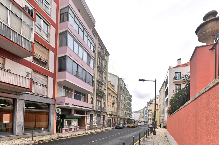 Apartamento T1 para Venda em Campolide Foto 14