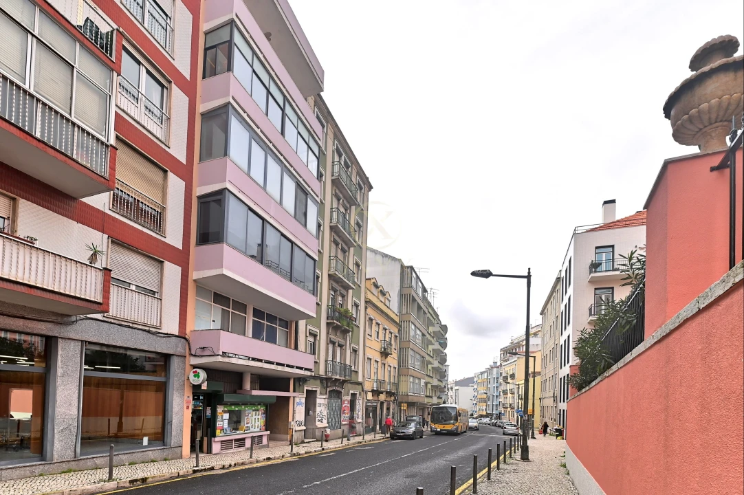 Apartamento T1 para Venda em Campolide Foto 14