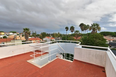 Moradia T7 para Venda em Cascais e Estoril