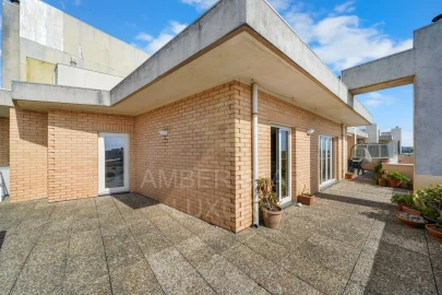 Apartamento T4 para Venda em Arcozelo