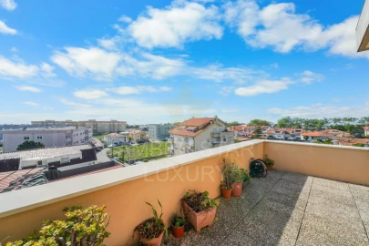 Apartamento T4 para Venda em Arcozelo