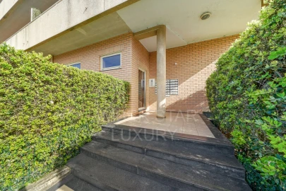 Apartamento T4 para Venda em Arcozelo