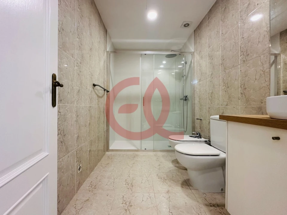 Moradia T2 para Venda em Darque Foto 13