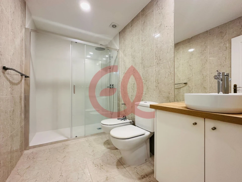 Moradia T2 para Venda em Darque Foto 14