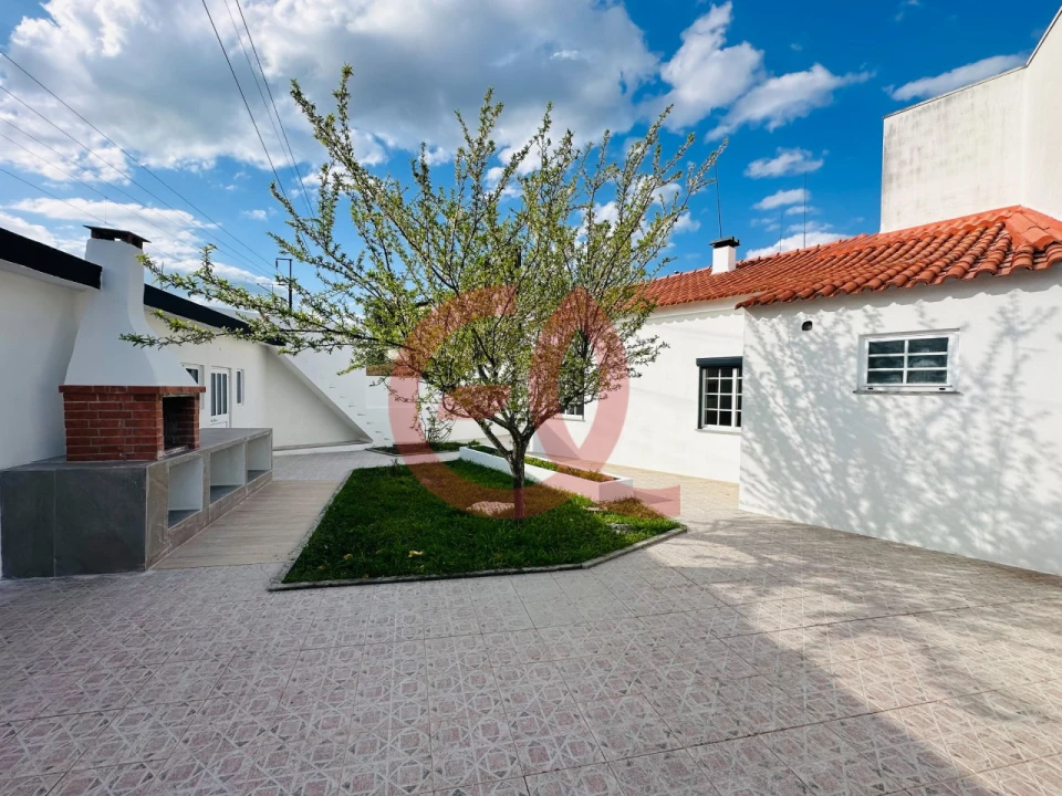 Moradia T2 para Venda em Darque Foto 3