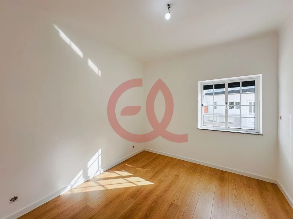 Moradia T2 para Venda em Darque Foto 16