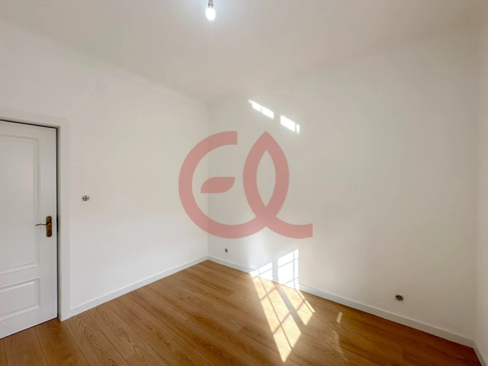 Moradia T2 para Venda em Darque Foto 17