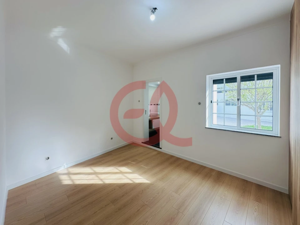 Moradia T2 para Venda em Darque Foto 18