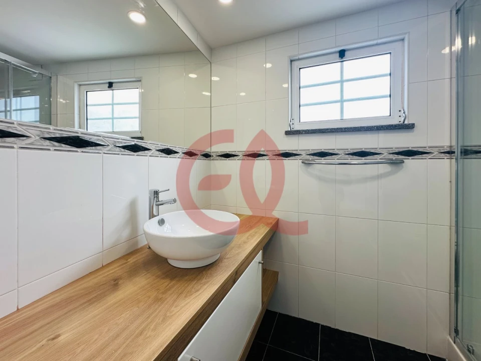 Moradia T2 para Venda em Darque Foto 20