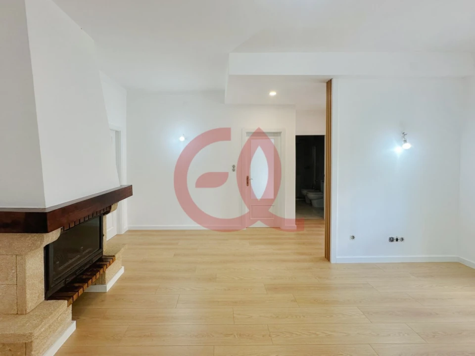 Moradia T2 para Venda em Darque Foto 25