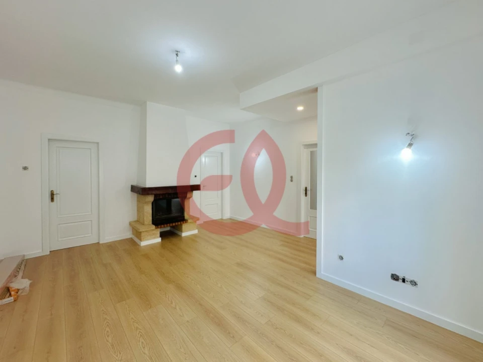 Moradia T2 para Venda em Darque Foto 30