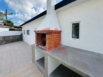 Moradia T2 para Venda em Darque