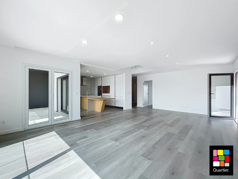 Moradia T4 para Venda em Corroios Foto 11