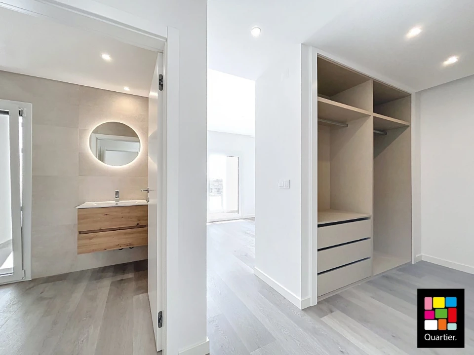 Moradia T4 para Venda em Corroios Foto 18