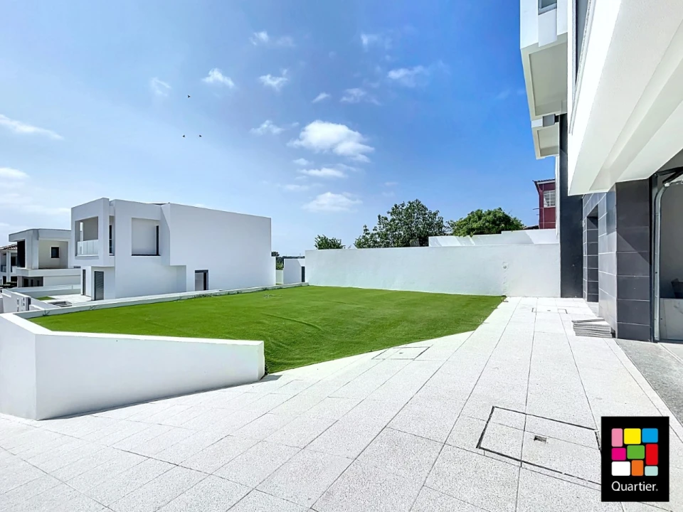 Moradia T4 para Venda em Charneca de Caparica e Sobreda Foto 3