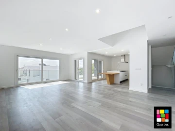 Moradia T4 para Venda em Charneca de Caparica e Sobreda