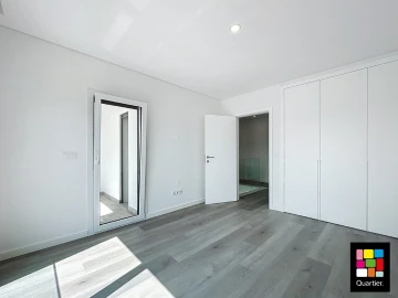 Moradia T4 para Venda em Charneca de Caparica e Sobreda