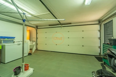 Moradia T5 para Venda em Rosto do Cão (São Roque)