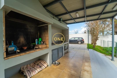 Moradia T5 para Venda em Rosto do Cão (São Roque)