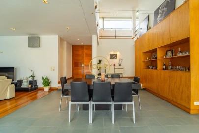 Moradia T5 para Venda em Rosto do Cão (São Roque)