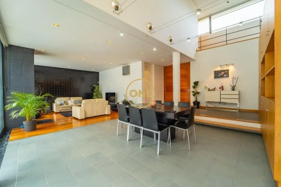 Moradia T5 para Venda em Rosto do Cão (São Roque)