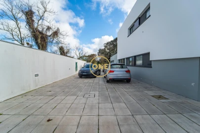 Moradia T5 para Venda em Rosto do Cão (São Roque)