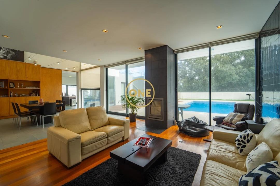 Moradia T5 para Venda em Rosto do Cão (São Roque) Foto 8