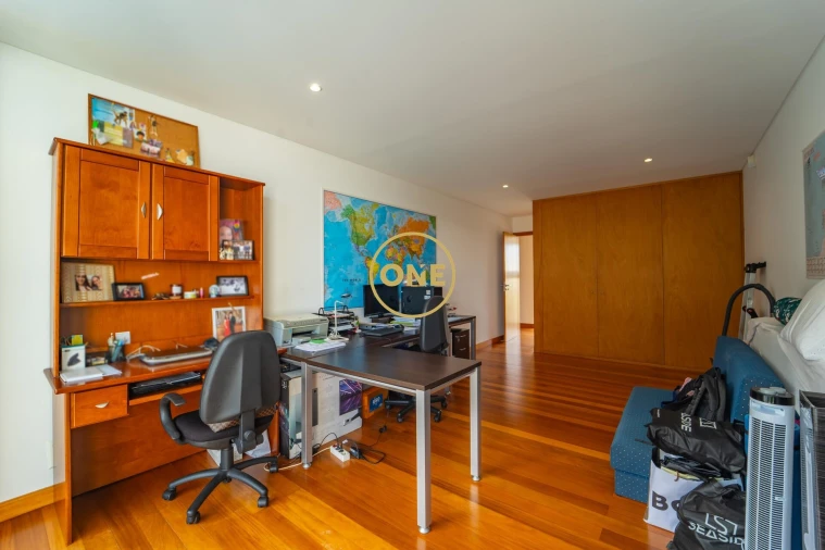 Moradia T5 para Venda em Rosto do Cão (São Roque) Foto 26