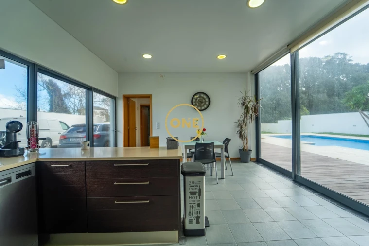 Moradia T5 para Venda em Rosto do Cão (São Roque) Foto 35