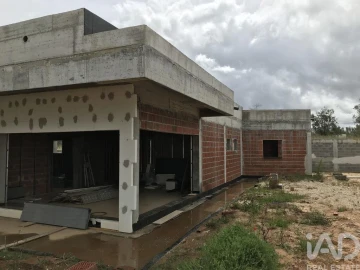 Moradia T4 para Venda em Guia, Ilha e Mata Mourisca