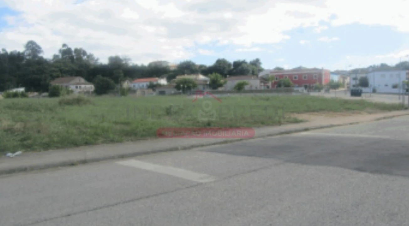 Terreno para Venda em Taveiro, Ameal e Arzila Foto 1