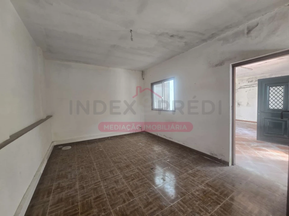 Moradia T4 para Venda em Vila Nova de Monsarros Foto 18