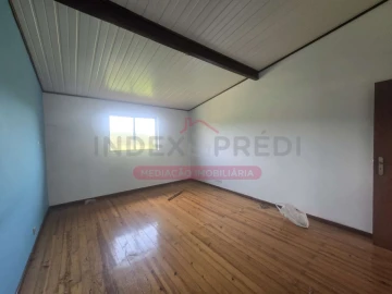 Moradia T4 para Venda em Vila Nova de Monsarros