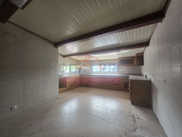 Moradia T4 para Venda em Vila Nova de Monsarros