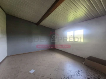 Moradia T4 para Venda em Vila Nova de Monsarros