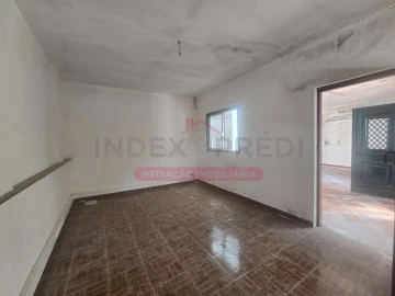 Moradia T4 para Venda em Vila Nova de Monsarros