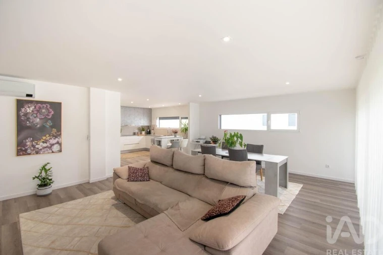 Moradia T3 para Venda em Marinha Grande Foto 8