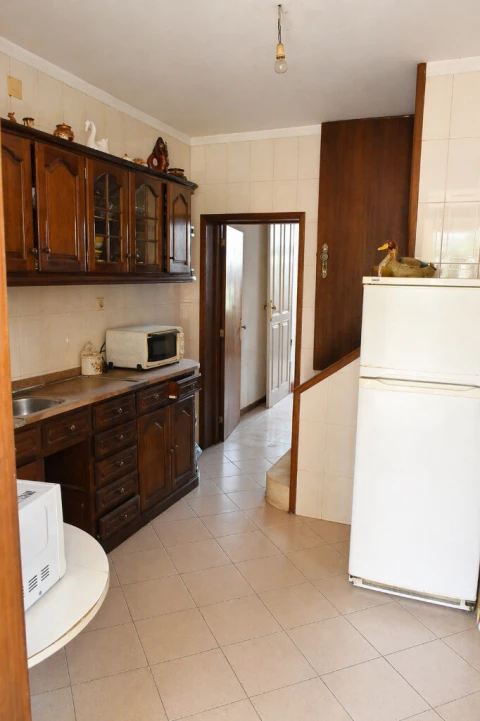 Moradia T2 para Venda em Paranhos