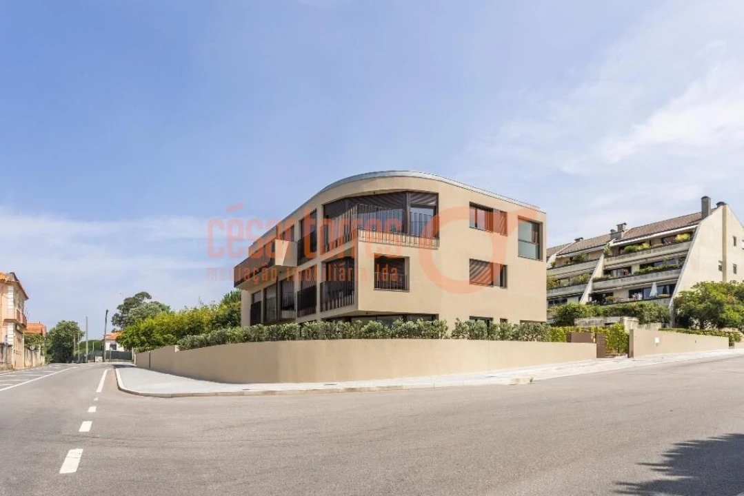 Apartamento T2 para Venda em Arcozelo Foto 15
