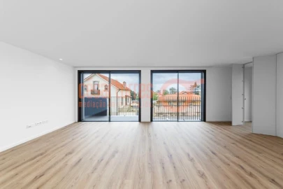 Apartamento T2 para Venda em Arcozelo