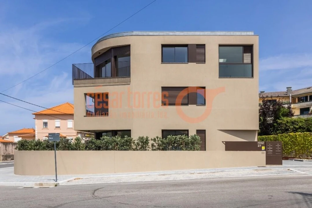 Apartamento T2 para Venda em Arcozelo Foto 13