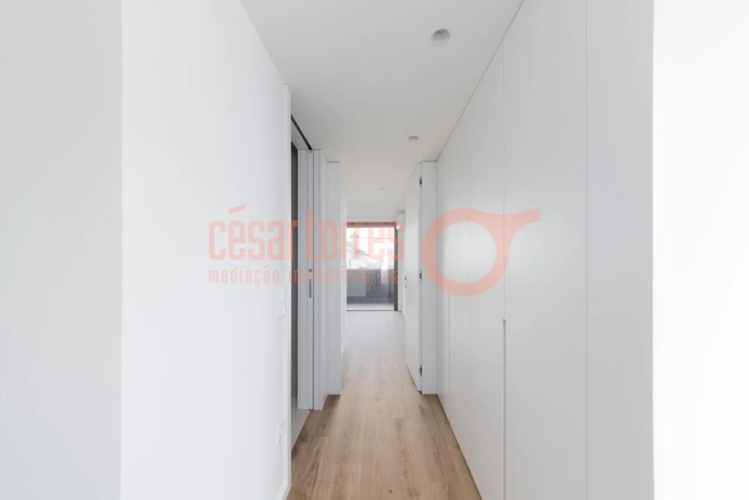 Apartamento T2 para Venda em Arcozelo Foto 5