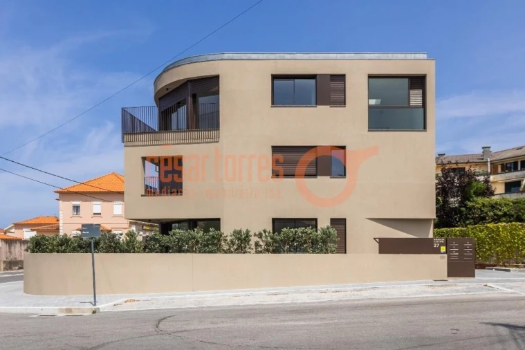 Apartamento T2 para Venda em Arcozelo Foto 13