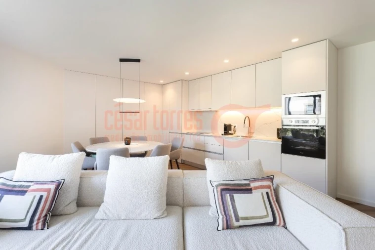 Apartamento T2 para Venda em Arcozelo Foto 2