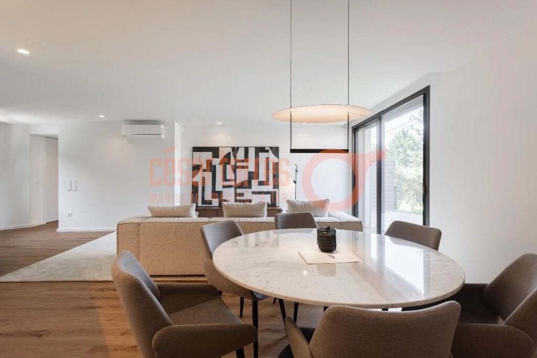 Apartamento T2 para Venda em Arcozelo Foto 5