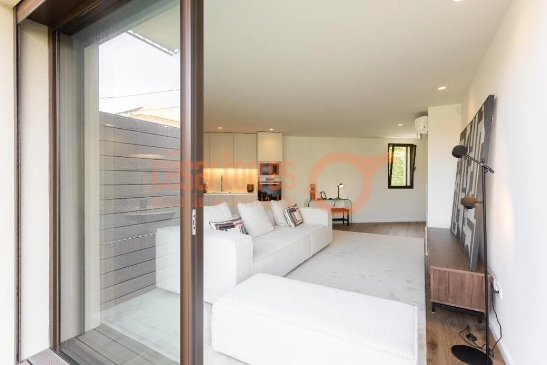 Apartamento T2 para Venda em Arcozelo Foto 7