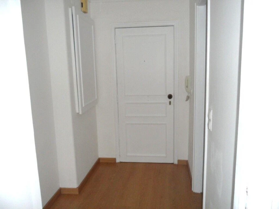 Apartamento T1 para Arrendamento em Campolide Foto 20