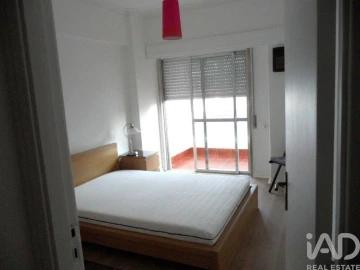 Apartamento T1 para Arrendamento em Campolide