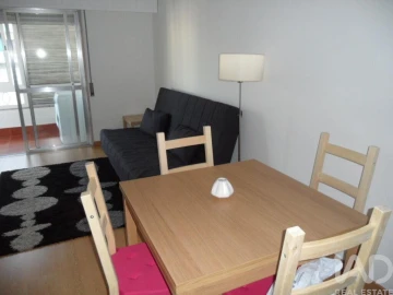 Apartamento T1 para Arrendamento em Campolide